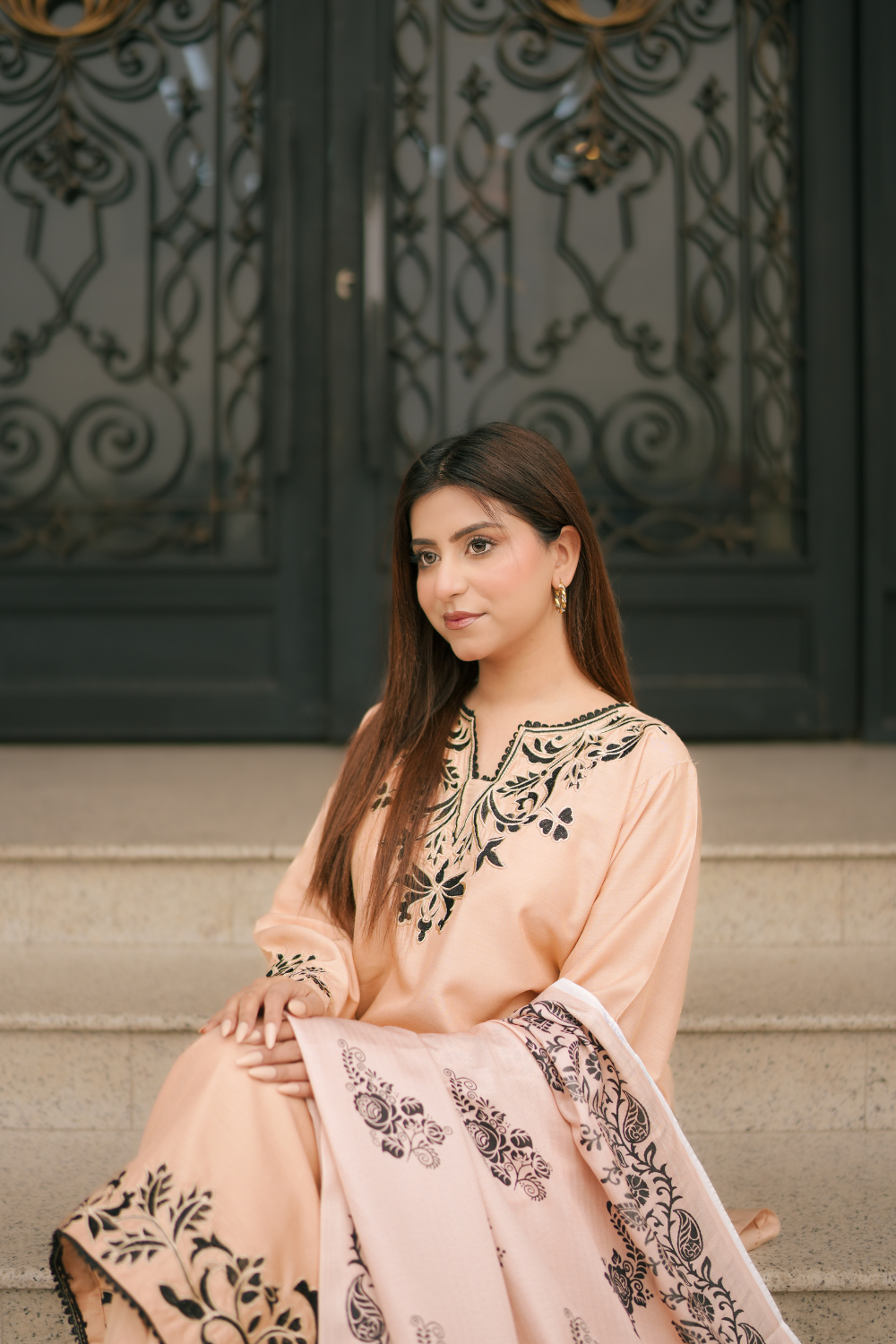 Graneut Embroidered 3-Piece