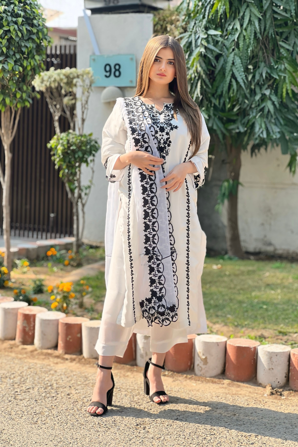 Nargis-e-Safaid 3pcs