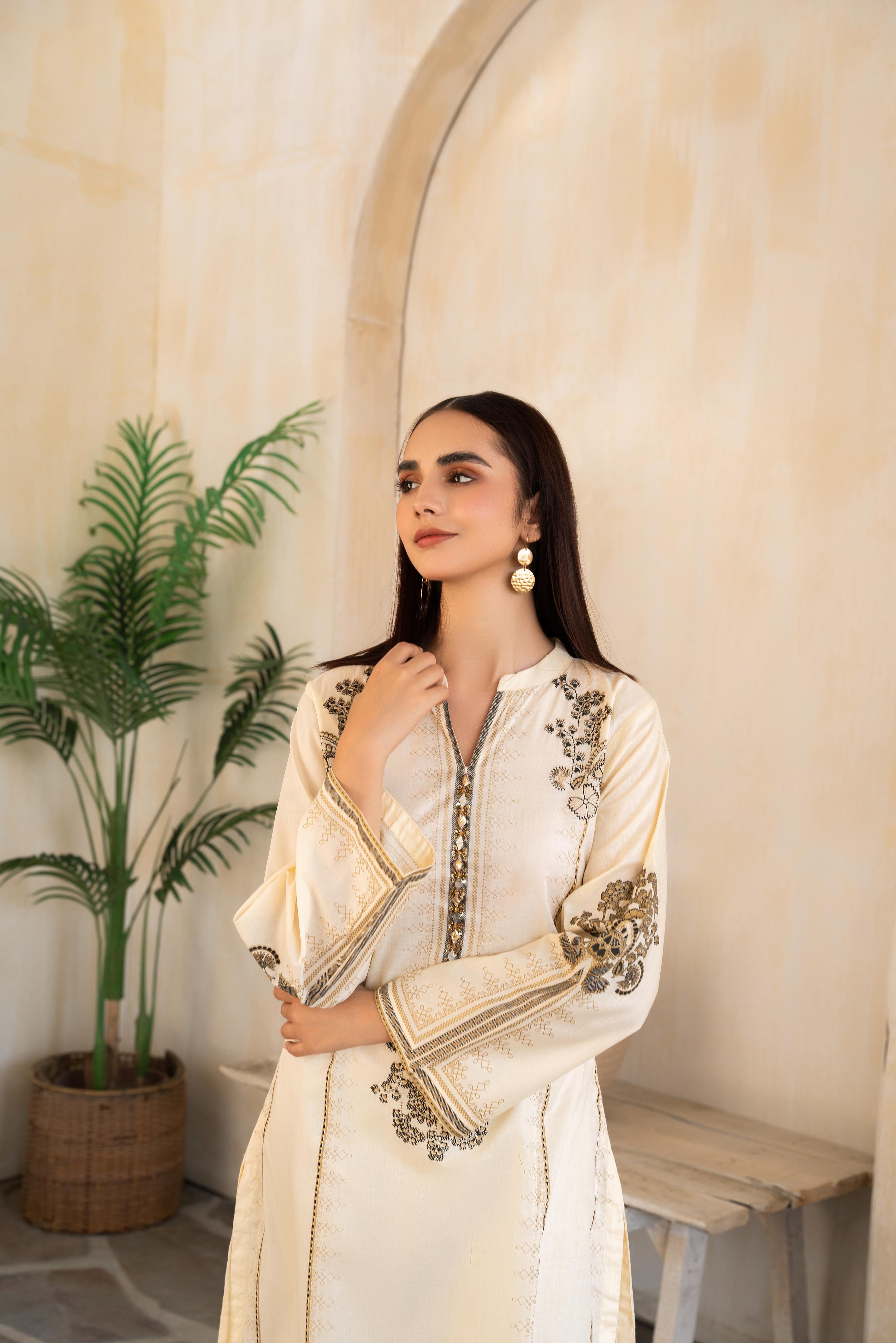 Royal Lawn 2 pc Stitched (OFF WHITE)