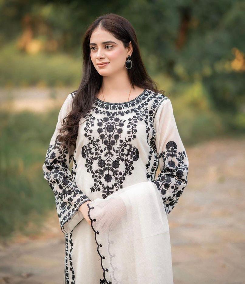 Jasmine Embroidered suit