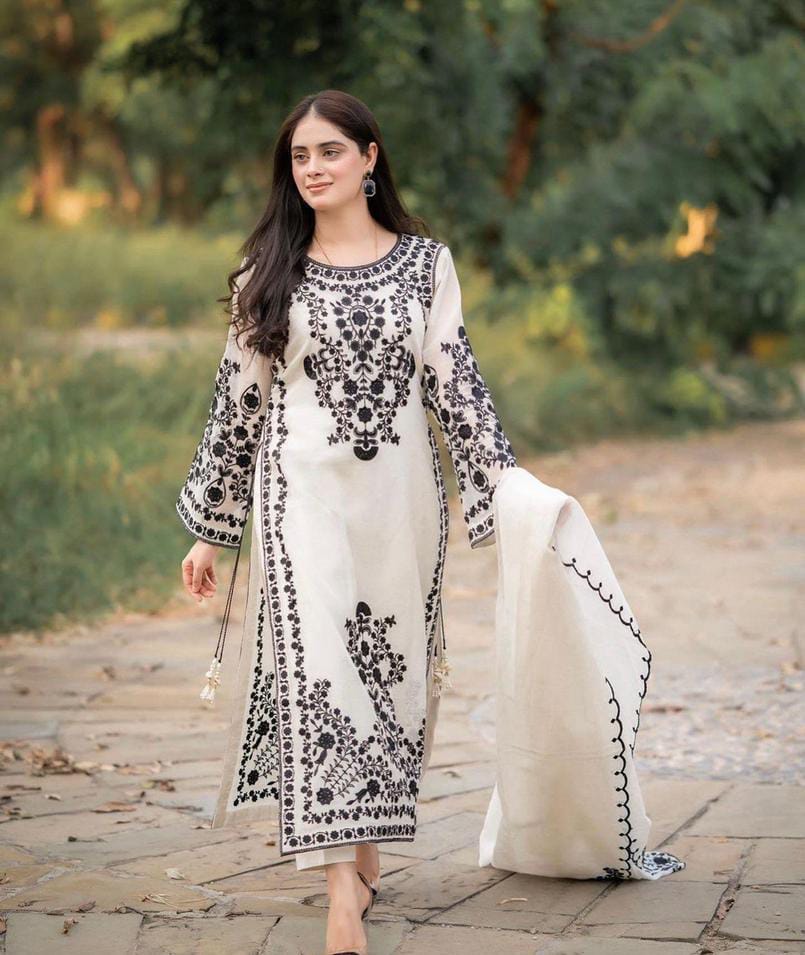 Jasmine Embroidered suit