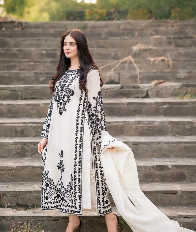 Jasmine Embroidered suit