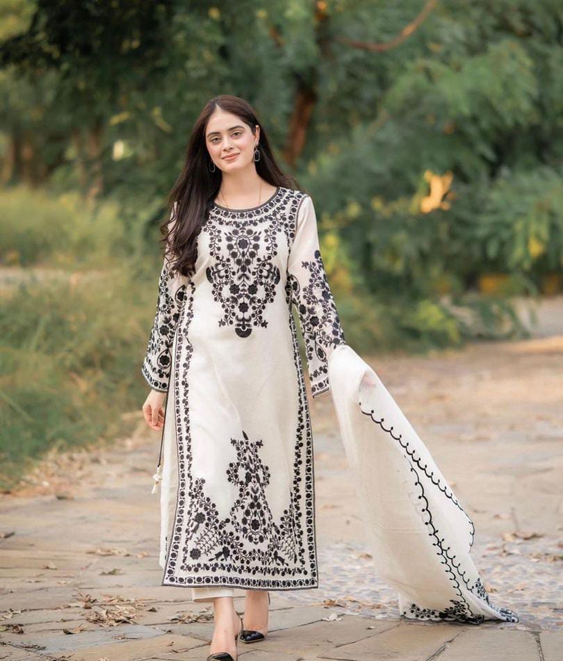 Jasmine Embroidered suit