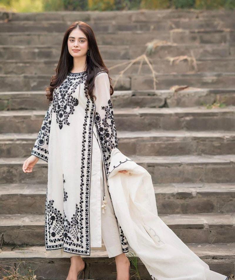 Jasmine Embroidered suit