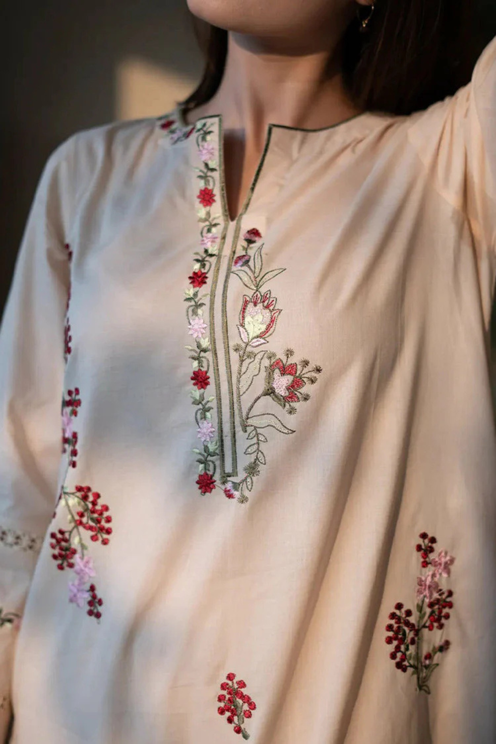 Chameli Embroidered 2-Piece